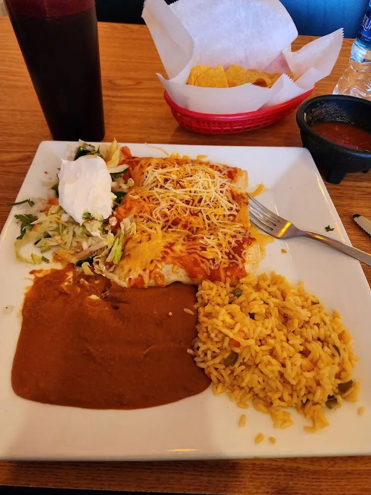 2 Eggs with Rice Beans and Salad 2 Huevos Con Arroz Frijoles Y Ensalada